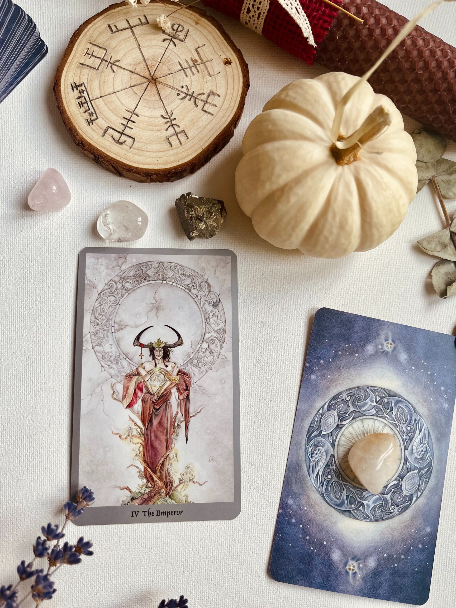 pexels-veronika-malchevska-13779223 Oracles Tarot Divination